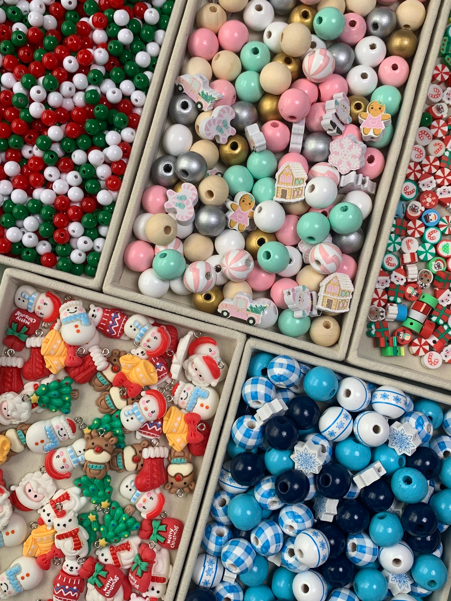 DIY Christmas Bracelet – Make the Season Sparkle ✨